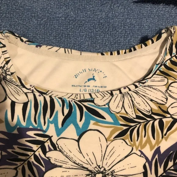 Super tropical, flowery shirt! - Picture 2 of 3